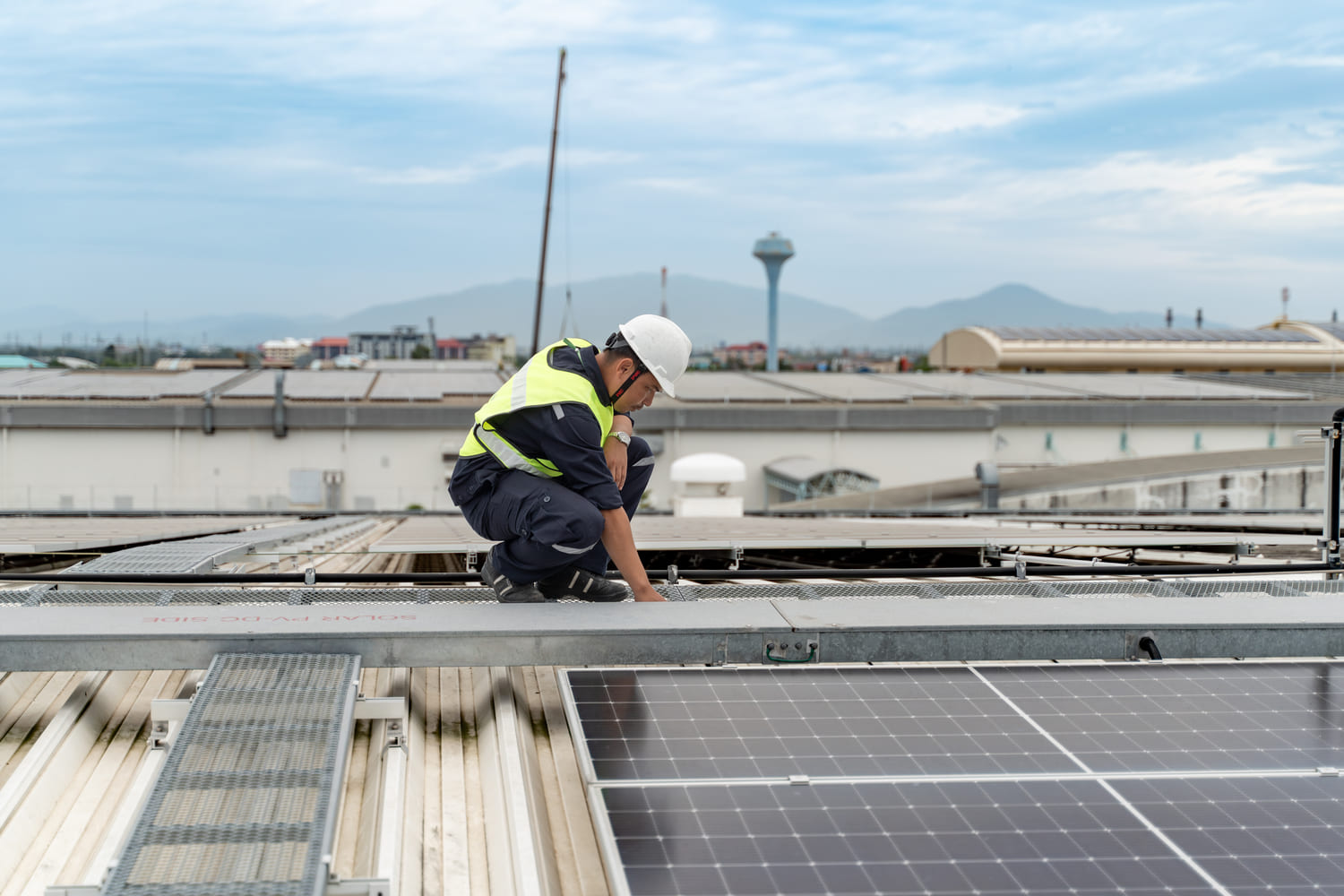 Installation de panneaux photovoltaïques pourquoi vérifier la structure du bâtiment